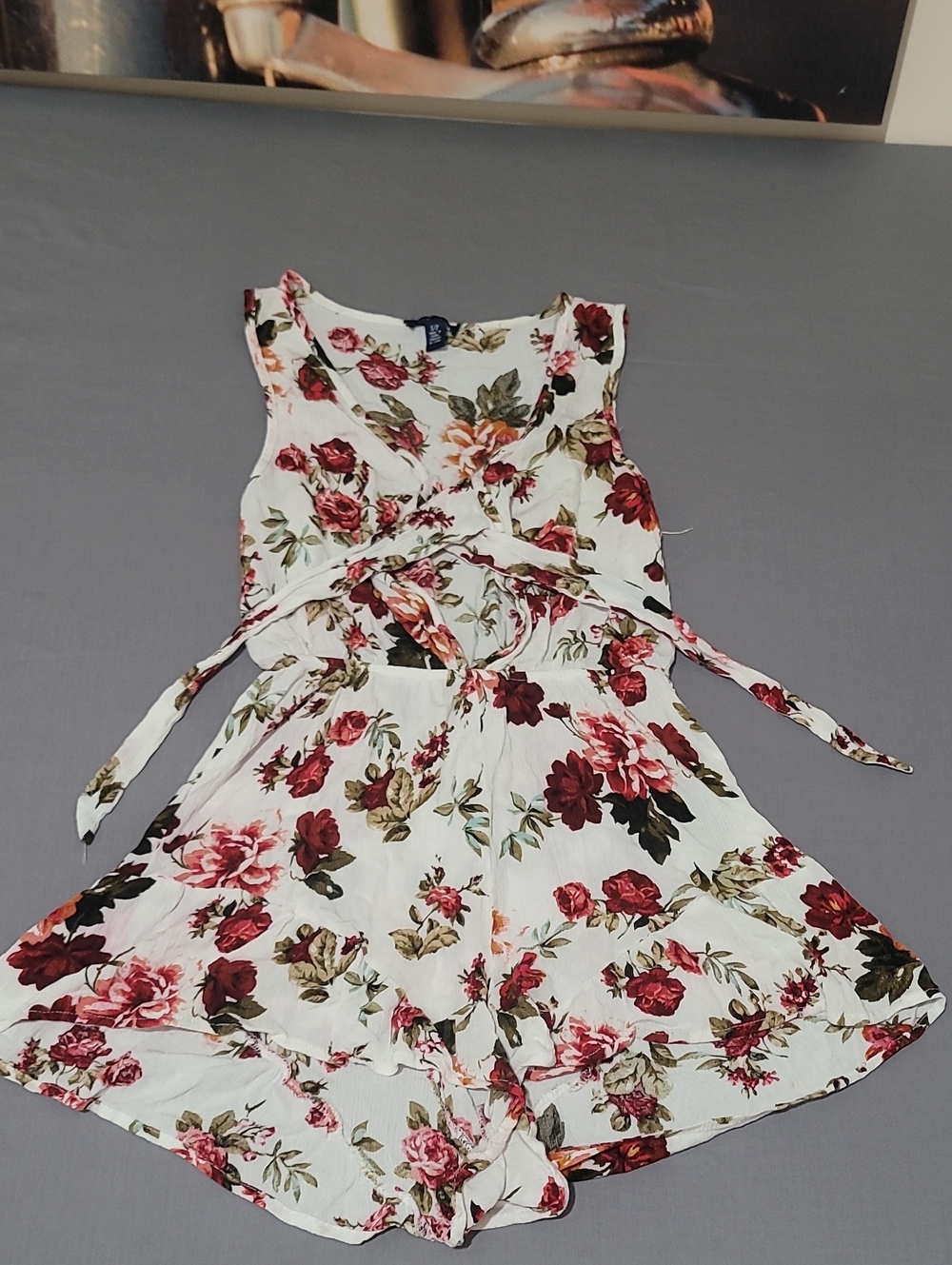 UK2LA White Floral Sleeveless Tie-Waist Romper with Rose Print